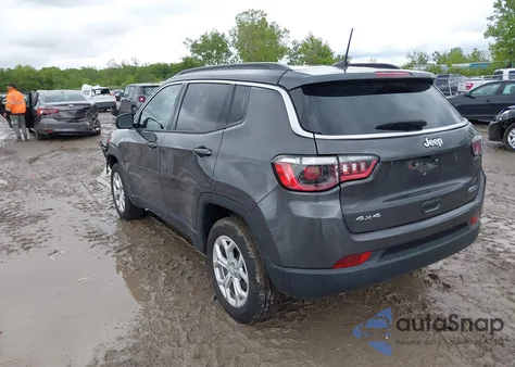 2024 Jeep Compass Latitude 4X4 из США, поврежденный, VIN 3C4NJDBNXRT121282